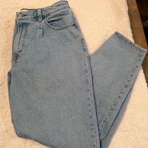Abercrombie and Fitch high rise 80’s mom jeans. Size 31 (12)